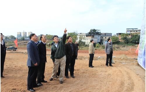 中渡口至瓷都大橋棚戶區(qū)改造、天主教堂保護(hù)性修繕現(xiàn)場調(diào)度會