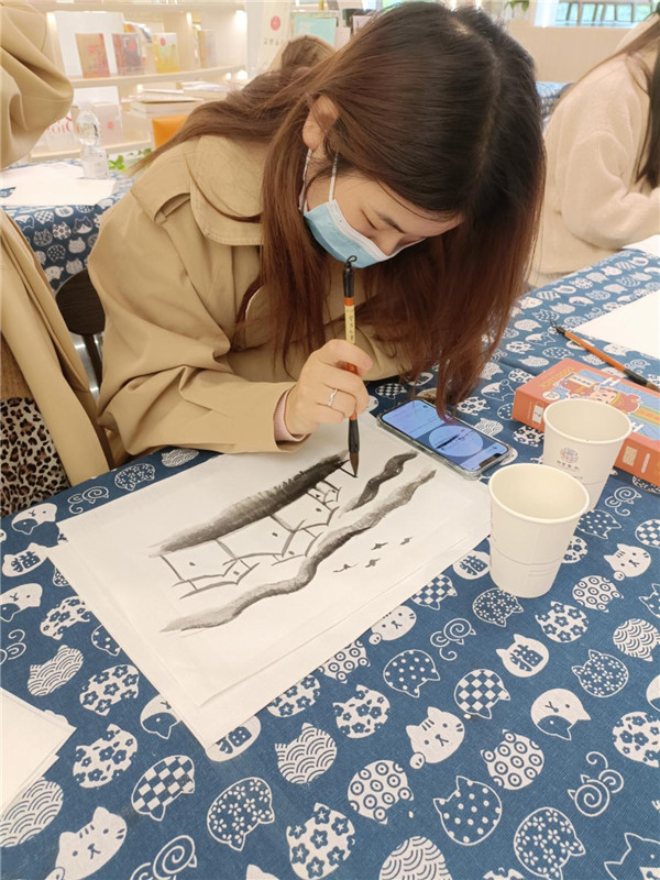 “黨員輪訓促提升，強基固本勇?lián)敗薄泄沛?zhèn)投資公司行政黨支部聯(lián)合公司工會共同開展教育培訓活動