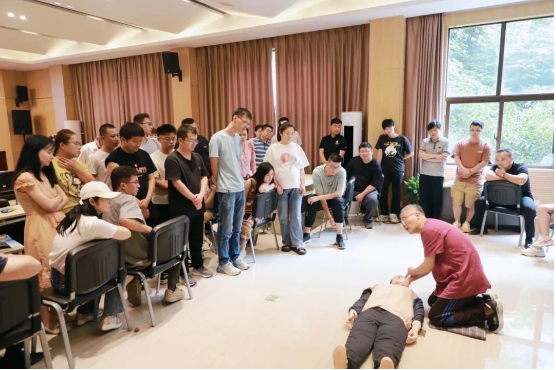 守護(hù)生命，“救”在身邊|市古鎮(zhèn)投資公司工會開展急救知識培訓(xùn)活動