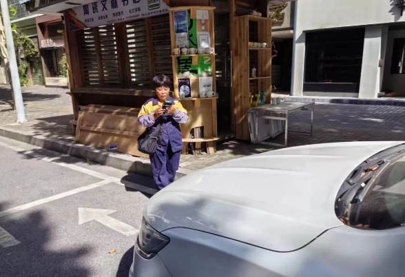 不懼高溫 “熱”力十足！致敬高溫下堅(jiān)守崗位的古鎮(zhèn)工作者（一）